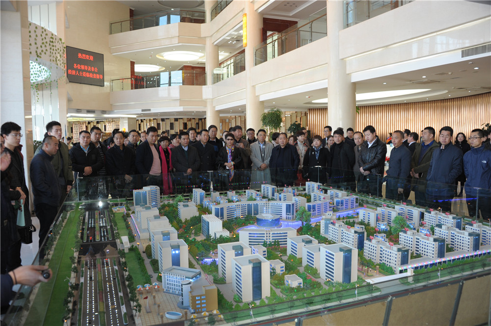 兰州市工商联组织非公经济人士参观pg电子官方集团新区项目，开展学习十九大精神暨理想信念教育实践活动