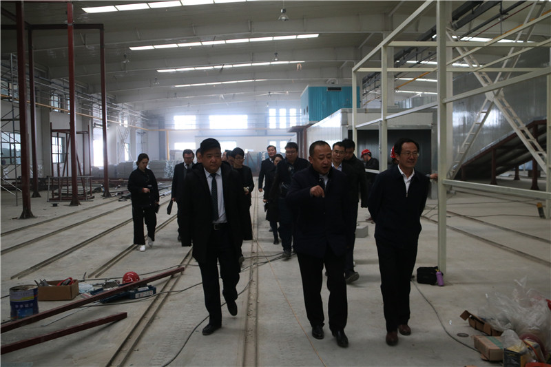 兰州市委常委、新区党工委书记杨建忠参观考察工贸集团三厂建设情况